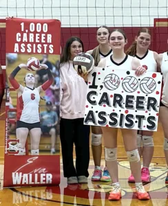 Waller's a big assist to unbeaten Clippers
